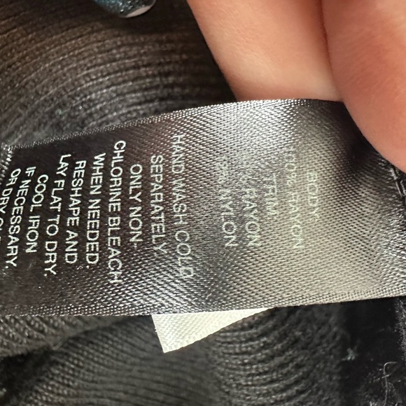 White House Black Market sweater with white diamond print size small - Picture 8 of 8